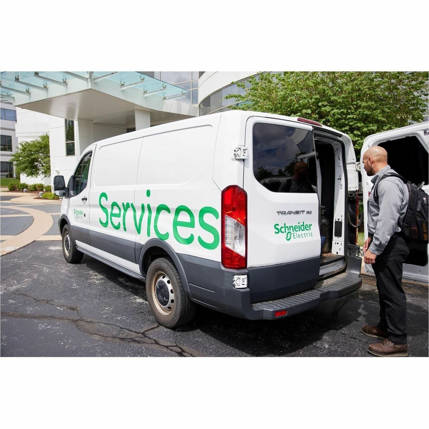APC by Schneider Electric Service/Support - Service