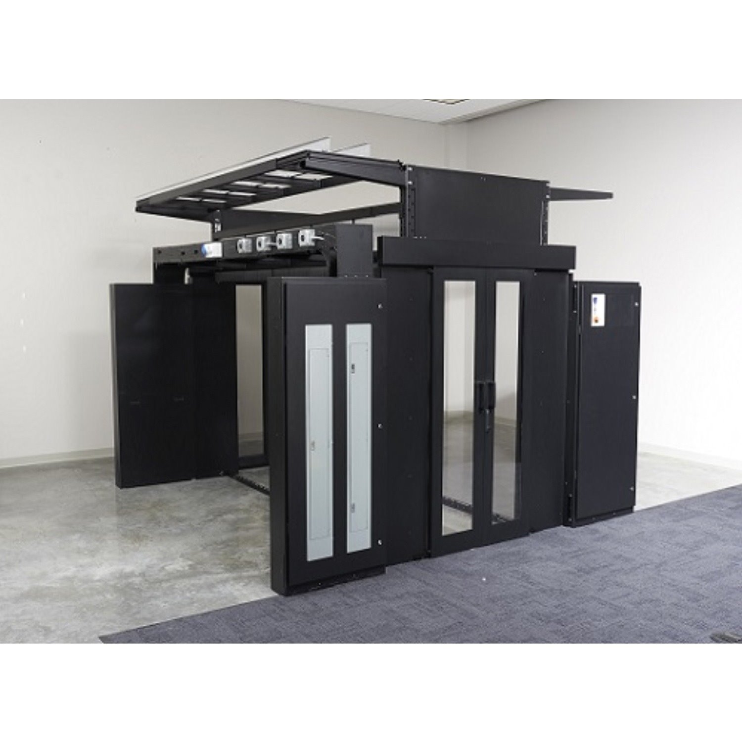 APC by Schneider Electric NetShelter Aisle End Panel