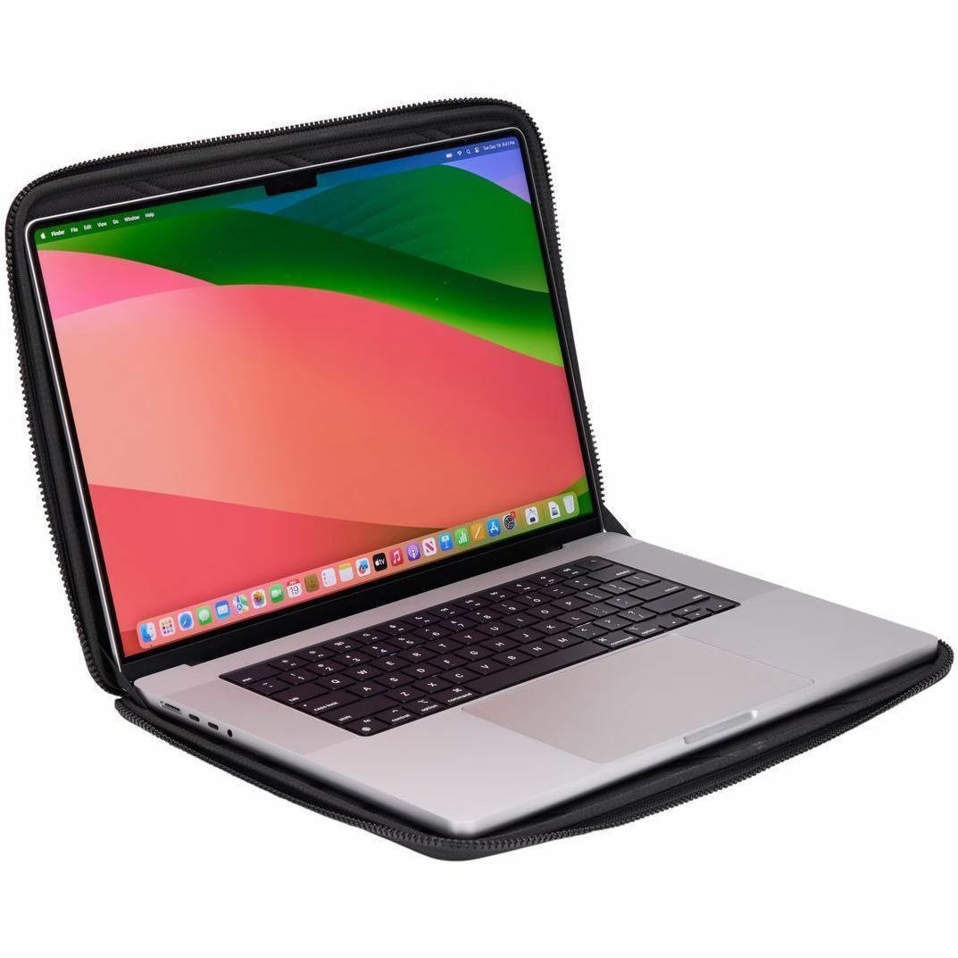 Thule Gauntlet TGSE2557 Rugged Carrying Case (Sleeve) for 38.1 cm (15") to 40.6 cm (16") Apple MacBook Air, MacBook Pro - Black