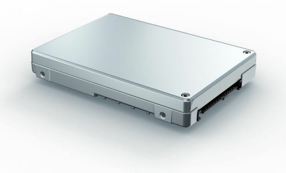 Solidigm D7 Series D7-P5620 - SSD