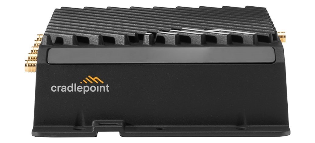 Cradlepoint R920 Mobile Ruggedized Router, Cat 7 Lte, Essential Plan, 2X Sma Cellular Connectors, 2X GbE Ports, Dual Sim, 3 Year NetCloud