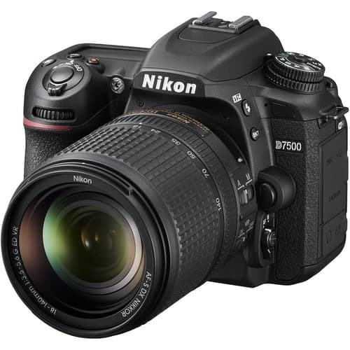 Nikon D7500 + Af-S DX Nikkor 18-140 VR