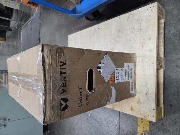 Vertiv Liebert GXT5 Ebc72vrt2u, 72V Lead-Acid External Battery Cabinet For Liebert GXT5 Ups (3000Va), Hot-Swappable, Auto-Detection, Box Damaged