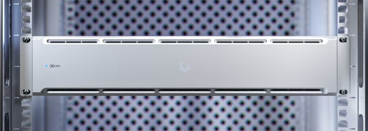 UniFi managed 1.44kVA rackmount uninterruptible power supply
