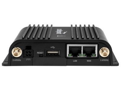Cradlepoint Ibr900 600M Ruggedised Mobile Router & 1 Year NetCloud