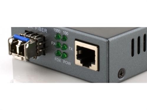 Level One Gigabit RJ45 To Single-Mode Fibre Media Converter LC Connector 10KM (GVT-2000 1000Base-T To 1000Base-X Converter With SFP-321 Single-Mode