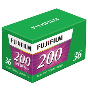 FujiFilm 200 Color Negative Film (35MM Roll Film 36 Exposures)
