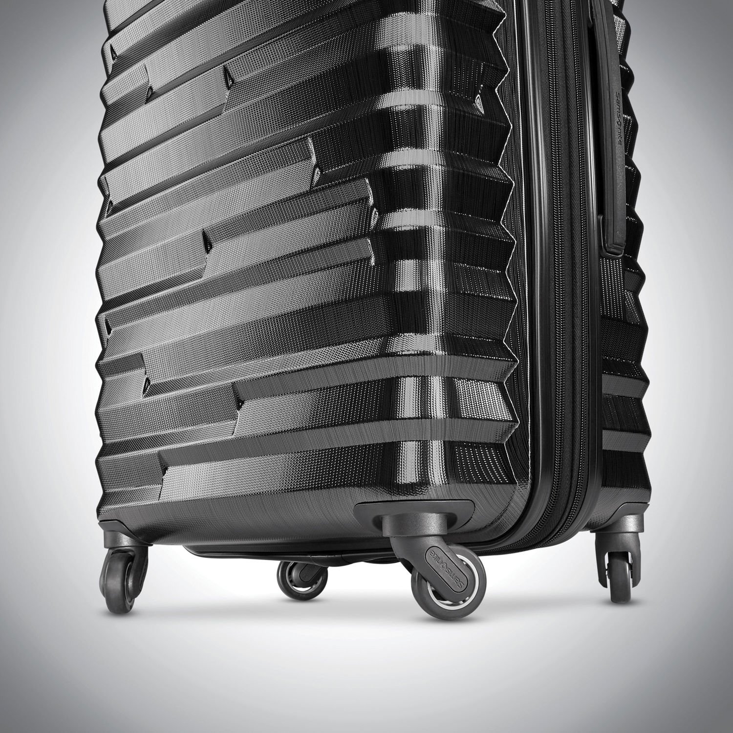 Samsonite Spinner Medium