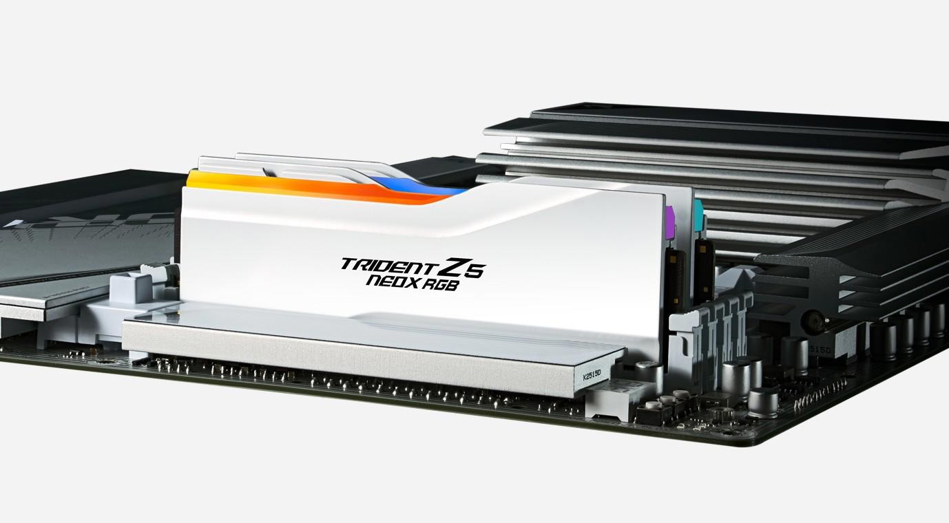 G.Skill F5-6000A3038f16gx2-Tz5nxrw 32GB (2 X 16GB)/ DDR5 6000 MT/s/ Timings 30-38-38-32/ Voltage 1.35V/ TZ5 Neo X RGB Amd Expo ™ Ull